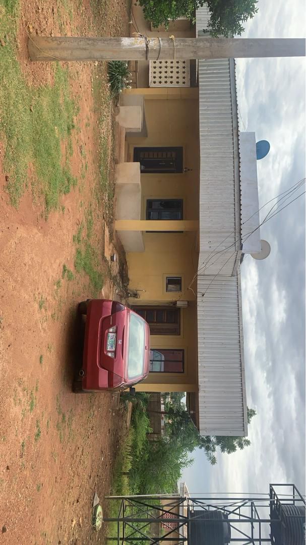 HOUSE FOR SALE  LOCATION KADUNA OPP GOVERNMENT HOUSE POLY QUARTERS KADUNA 